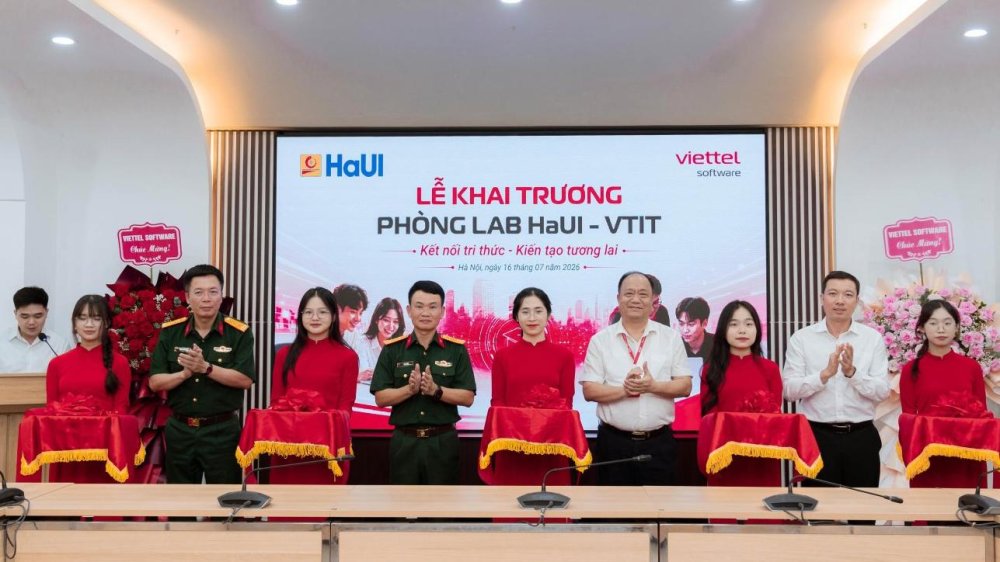 Viettel Software và Trường CNTT&TT - Truyền thông khai trương phòng lab