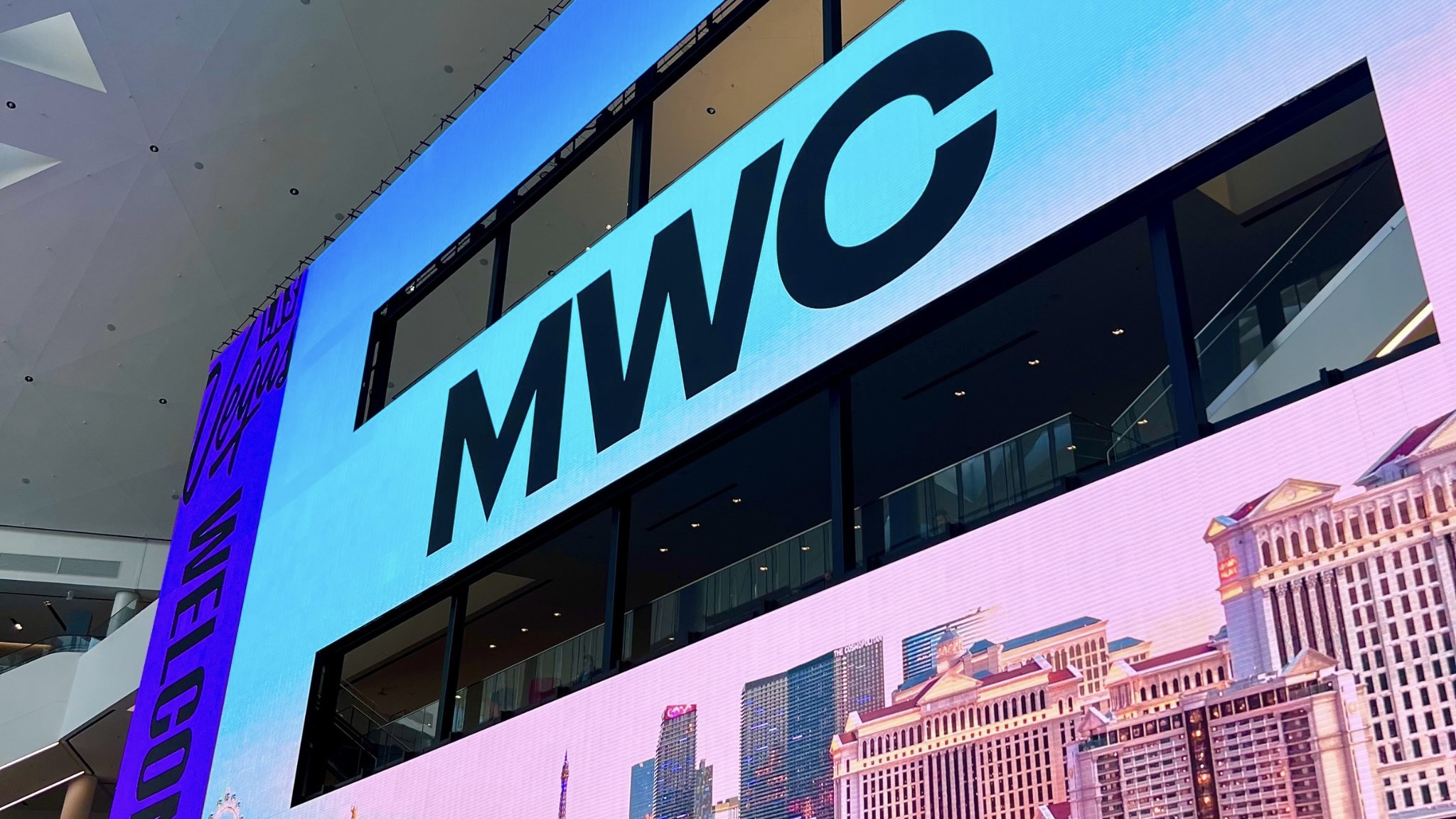 Chia sẻ từ MWC Barcelona 2025: Viettel có thể 'kiếm tiền' từ 5G thế nào?