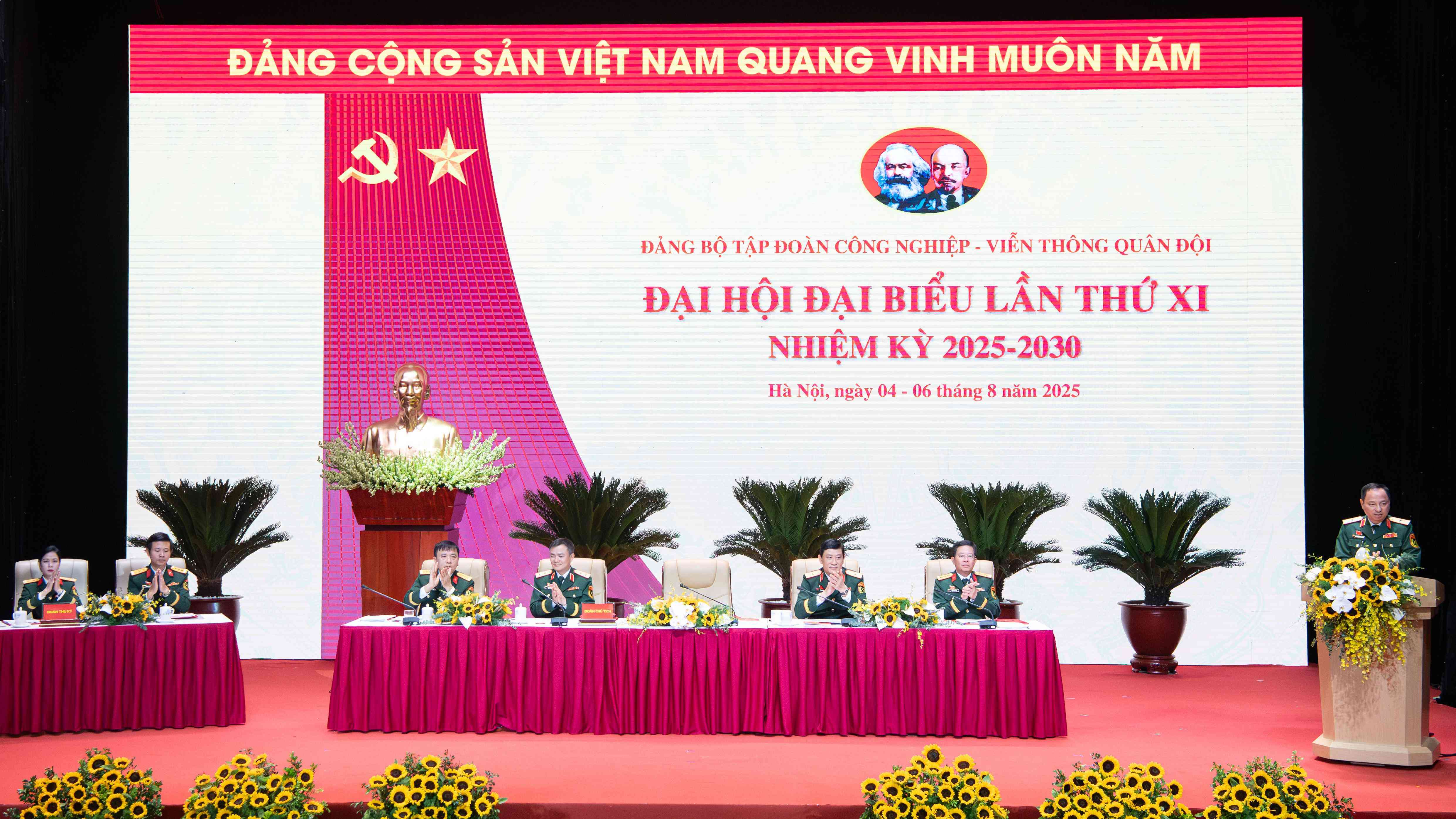 Những khoảnh khắc Đại hội Đảng bộ Tập đoàn