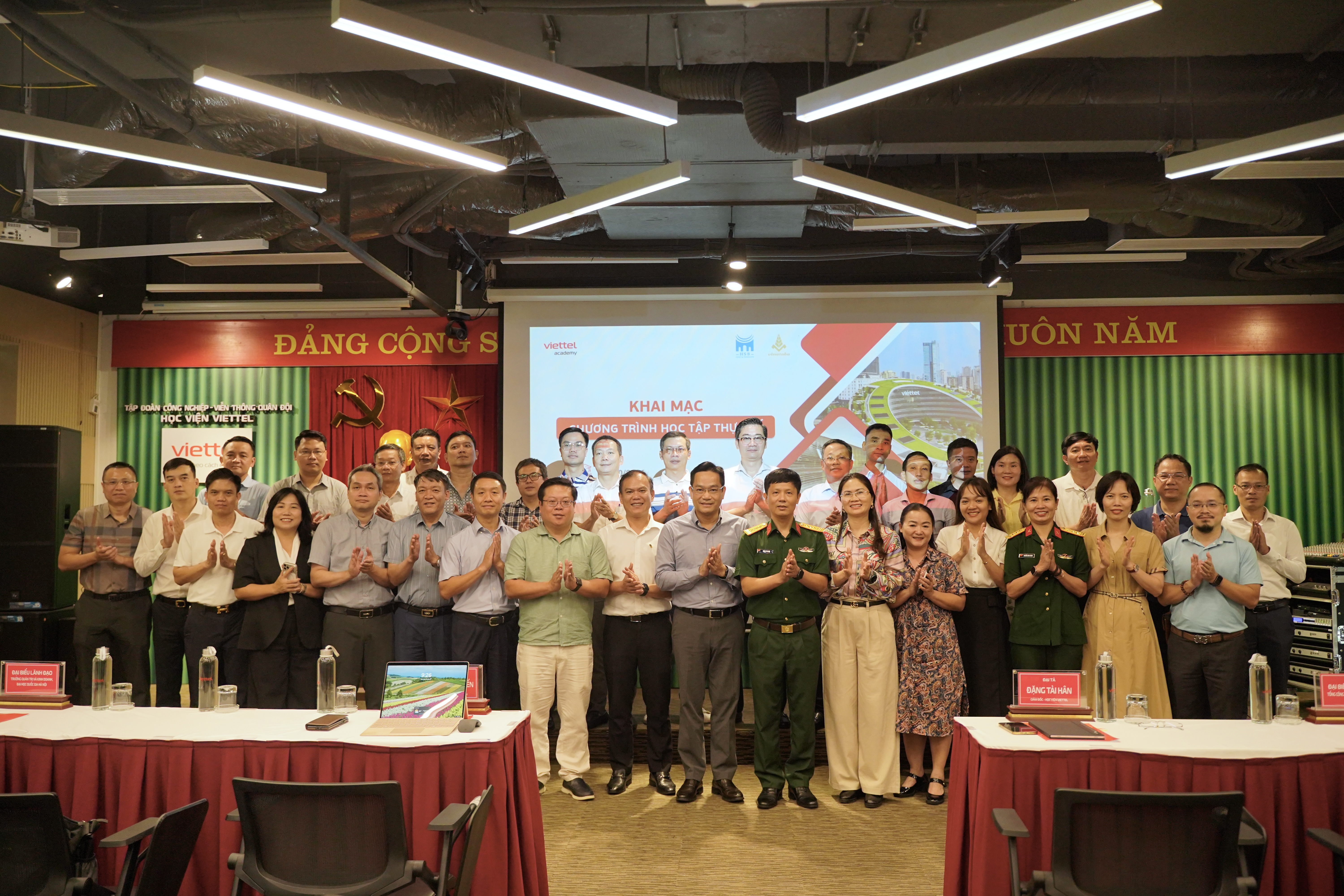 Học viện Viettel khai giảng chương trình học tập thực tế cho Vinataba