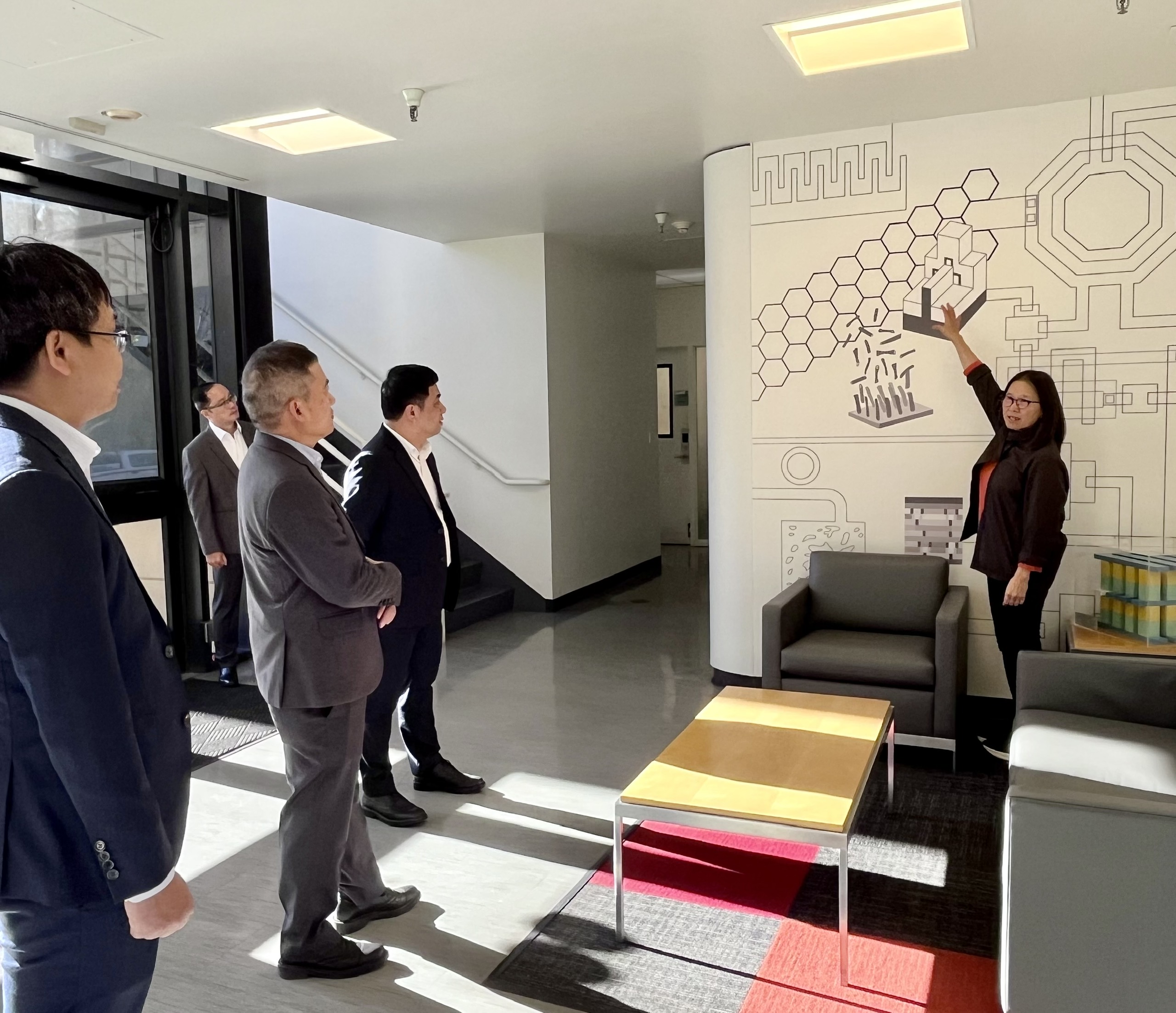 Viettel thúc đẩy hợp tác quốc tế với Đại học Stanford