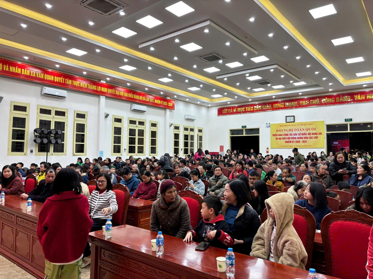 'Mưa đỏ' đi khắp xã, phường: Hành trình lan tỏa từ trái tim người Viettel