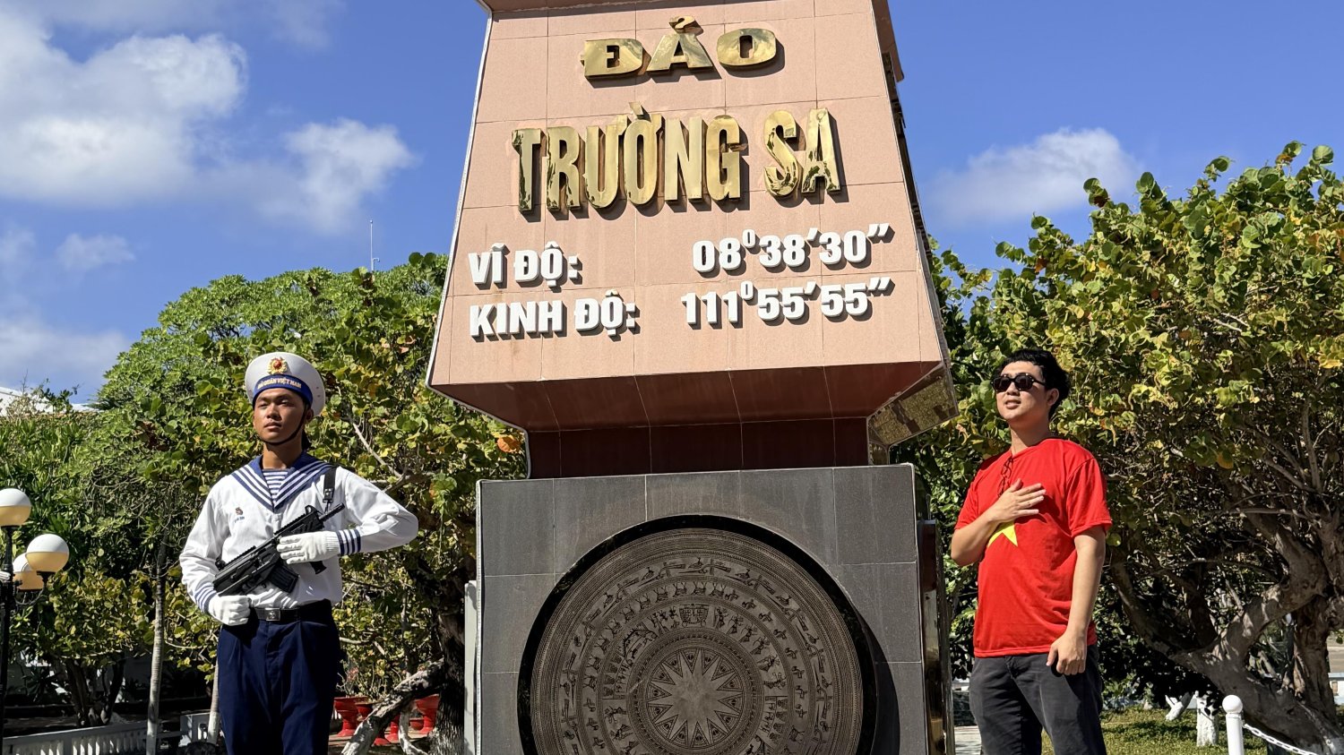 Tự hào và biết ơn khi được cất tiếng hát giữa trùng khơi