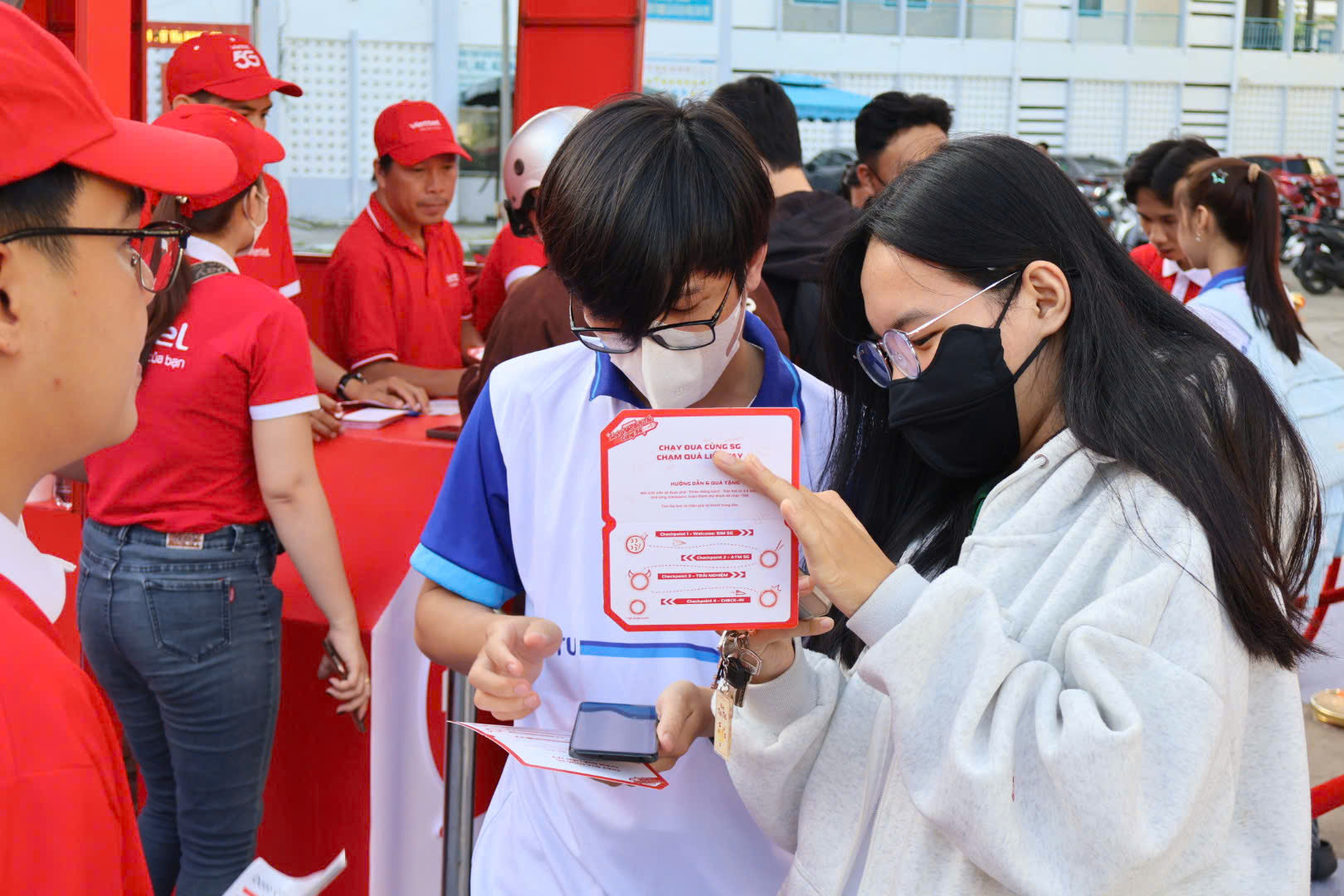 Rộn ràng đưa gói cước Viettel tới tân sinh viên ở 34 tỉnh thành