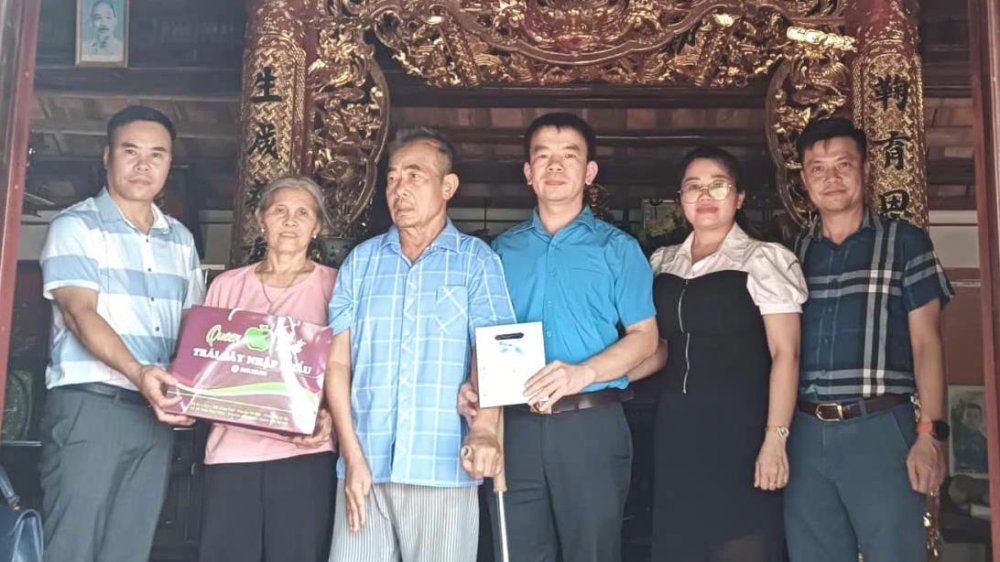 Người cha thương binh hạng 1/4 - điểm tựa cho cán bộ Viettel xa Tổ quốc