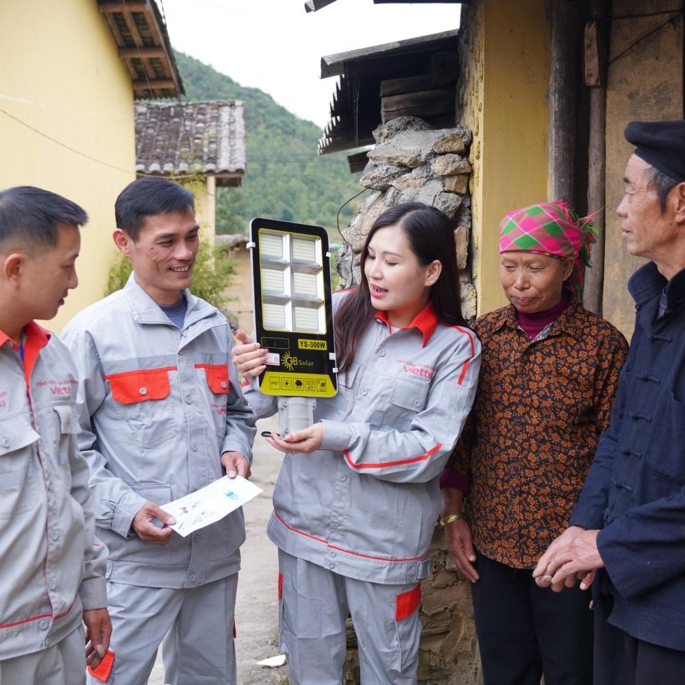 Kết nối không dừng ở địa giới hành chính: Viettel thực hành Nghị quyết 27