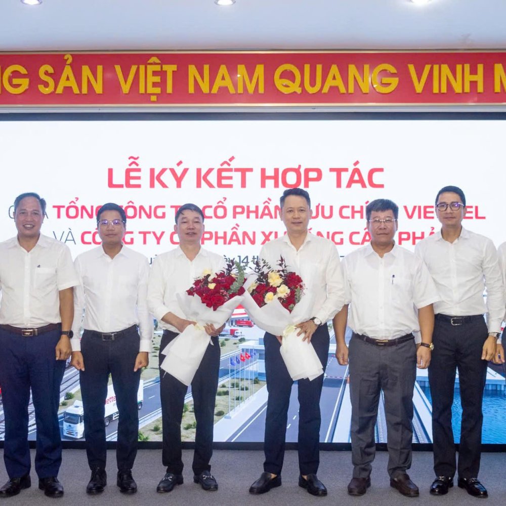 Viettel Post và Xi măng Cẩm Phả bắt tay mở rộng hợp tác logistics công nghiệp