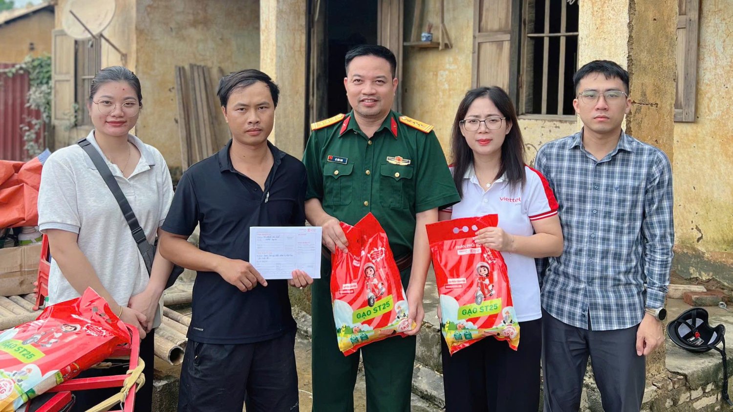 Sau bão lũ, người Viettel lại cùng nhau sẻ chia