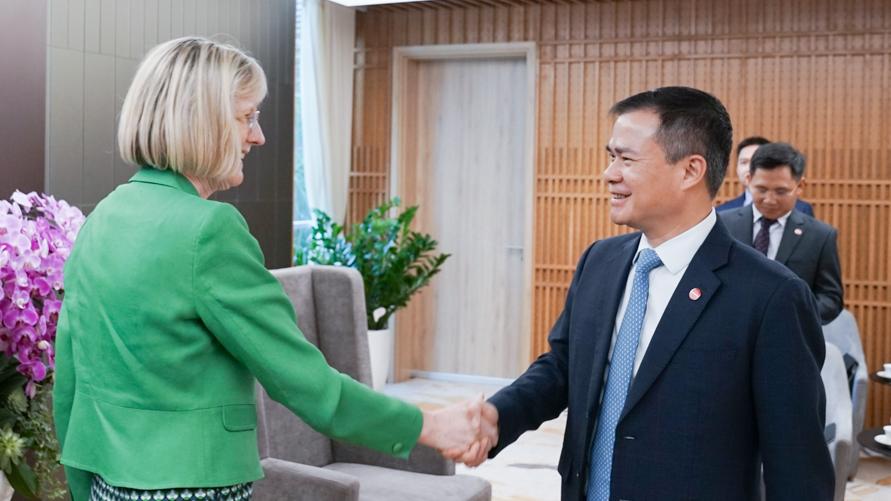 Chủ tịch Tập đoàn và Đại sứ Australia tìm giải pháp thúc đẩy hợp tác công nghệ