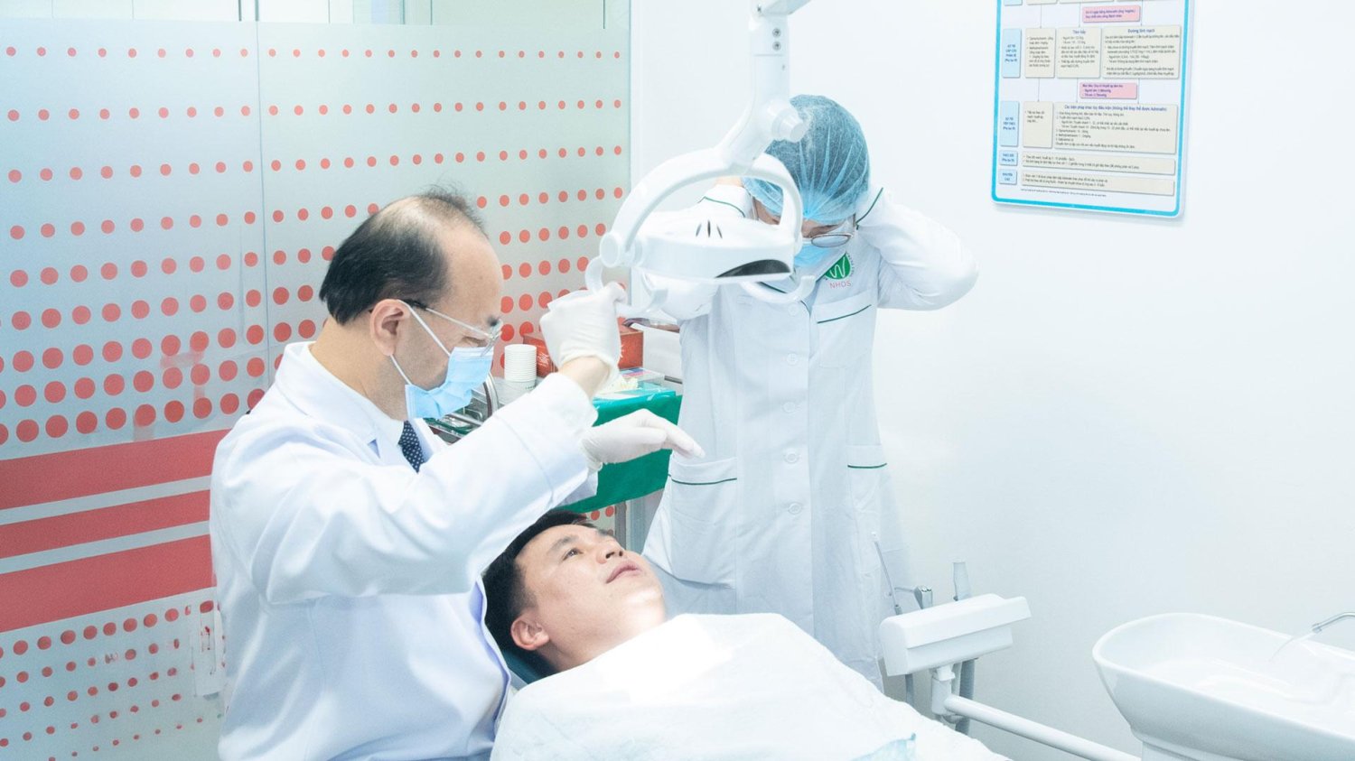CBNV được khám, tư vấn chăm sóc răng miệng hàng tuần tại Quân y Tập đoàn