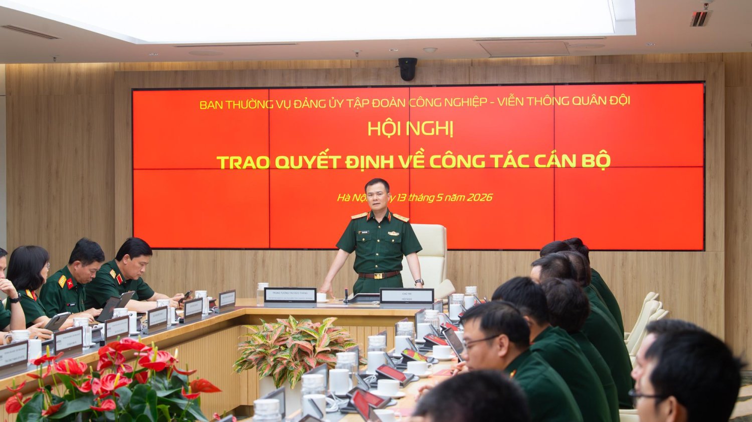 Tập đoàn trao quyết định điều động, bổ nhiệm cho nhiều cán bộ