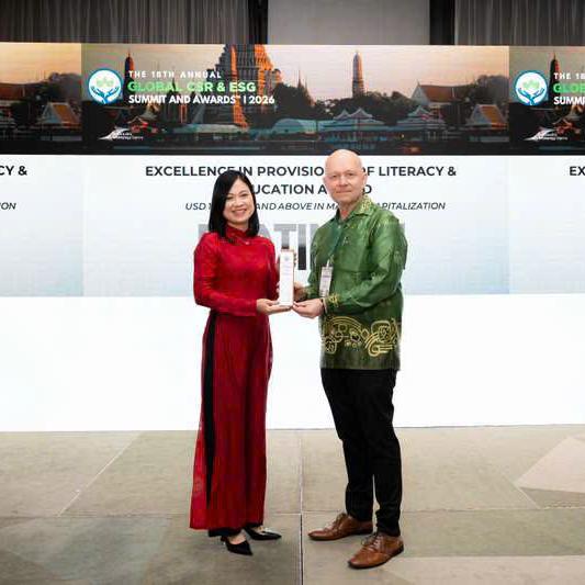 Viettel thắng lớn với hai giải thưởng quốc tế về phát triển bền vững