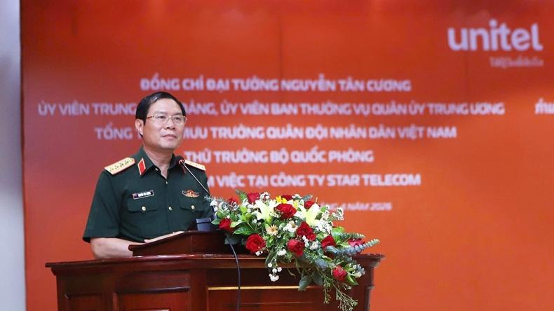 Đại tướng Nguyễn Tân Cương đến thăm, làm việc với Unitel
