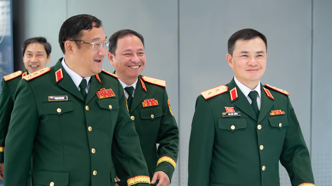 Hình ảnh ngày làm việc đầu tiên của Đại hội Đại biểu Đảng bộ Tập đoàn lần thứ XI