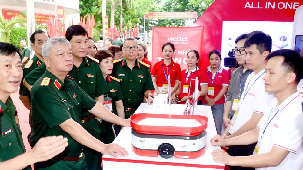 Viettel giới thiệu hệ sinh thái số tại Hội nghị doanh nghiệp Quân đội 2026