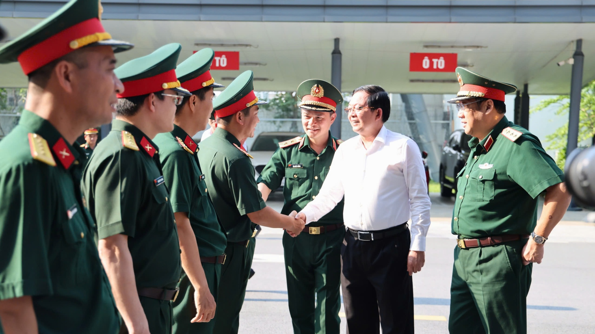 Phó Thủ tướng Hồ Quốc Dũng làm việc với Viettel