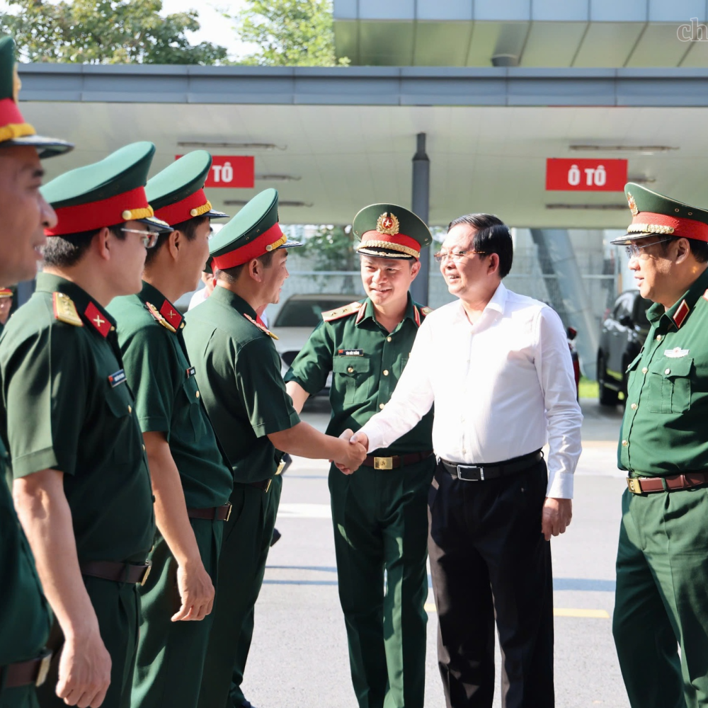 Phó Thủ tướng Hồ Quốc Dũng làm việc với Viettel