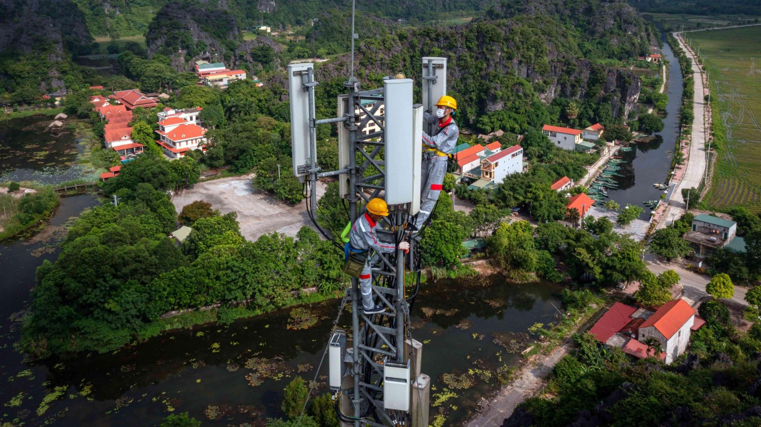 Viettel triển khai xóa lõm sóng data di động tốc độ cao tại các 'điểm nóng'