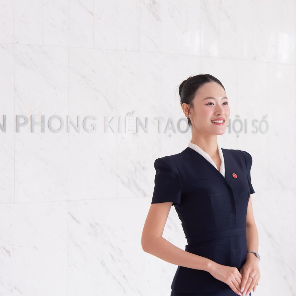 'Tôi là nhân viên đối ngoại của Viettel, chừng ấy thôi đã đủ rực rỡ rồi'