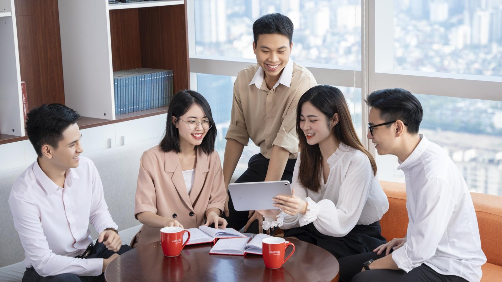 Tập đoàn ban hành quy định mới về tiêu chuẩn, điều kiện kết nạp đảng viên