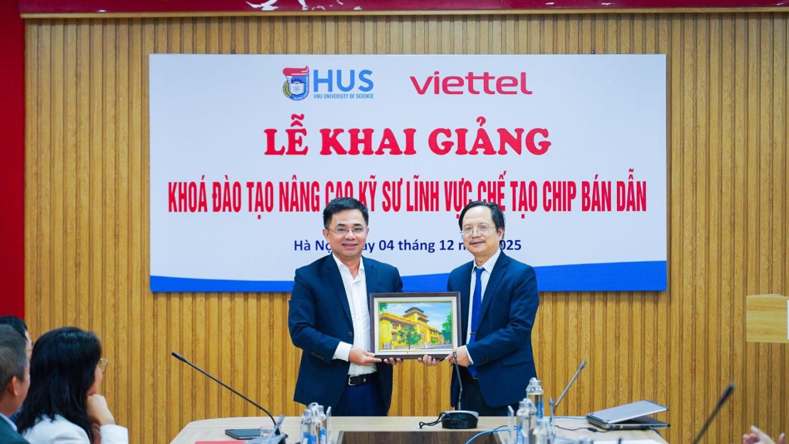 Viettel và trường ĐH KHTN khai giảng khóa đào tạo kỹ sư chế tạo chip bán dẫn