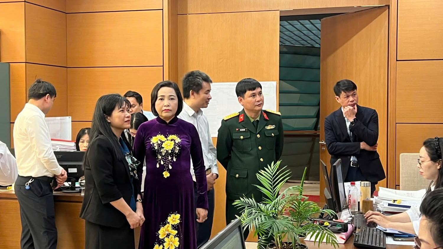 Phó TGĐ Tập đoàn Cao Anh Sơn động viên lực lượng trực hệ thống bầu cử