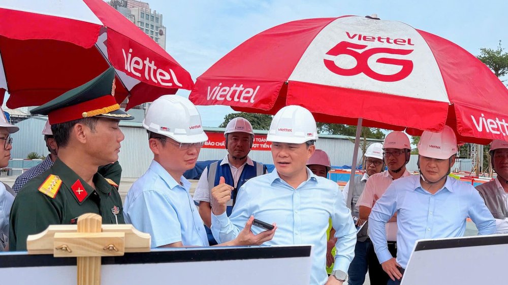Chủ tịch Tập đoàn kiểm tra thực tế tại công trường dự án Tòa nhà Viettel Đà Nẵng