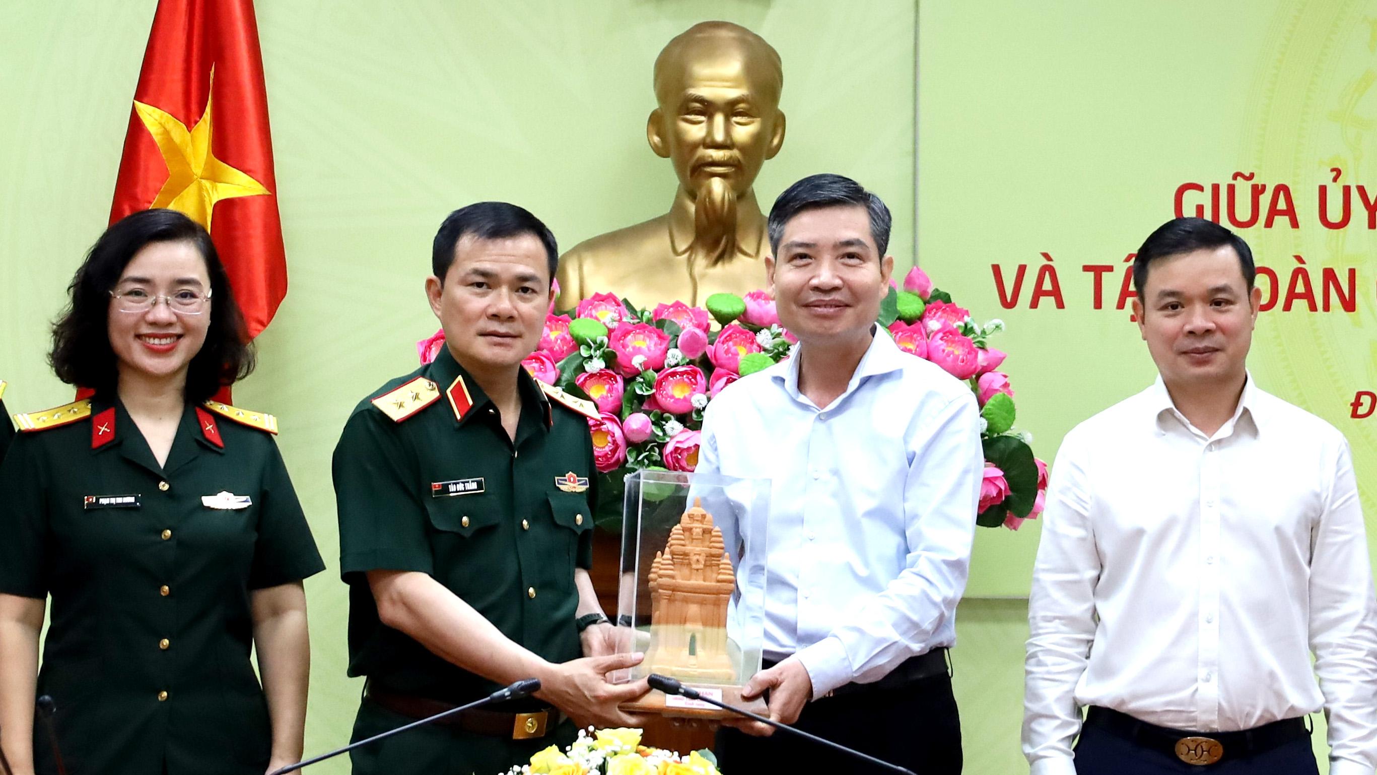 Đắk Lắk cùng Viettel 'phủ sóng' chuyển đổi số trên nhiều lĩnh vực