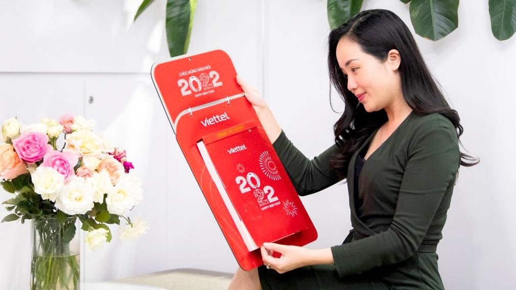 10 bộ lịch Tết Viettel gần nhất: từ bài thuốc dân gian đến bình dân học vụ số