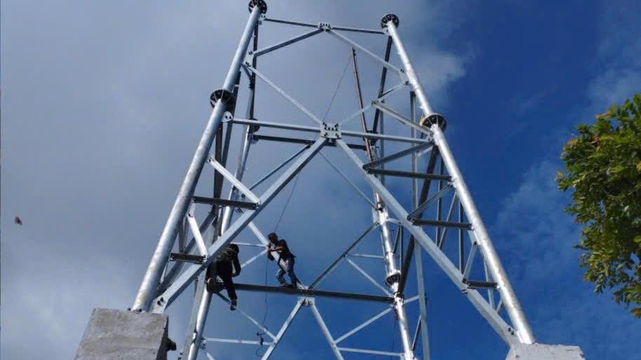 Viettel phát sóng trạm khó, kết nối vùng biển Cát Bà