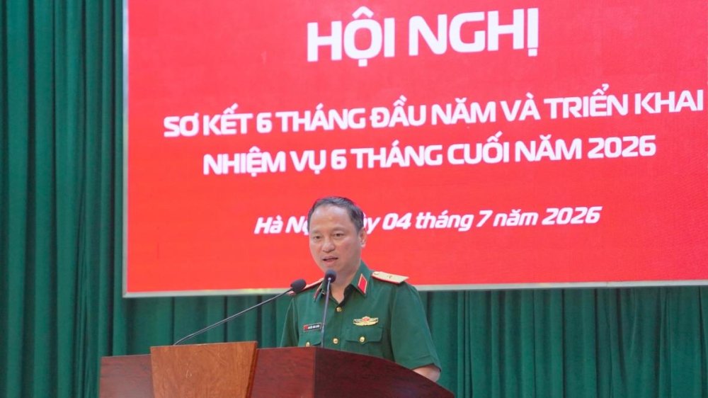 'Muốn không bị thay thế thì phải dấn thân vào những việc mới'