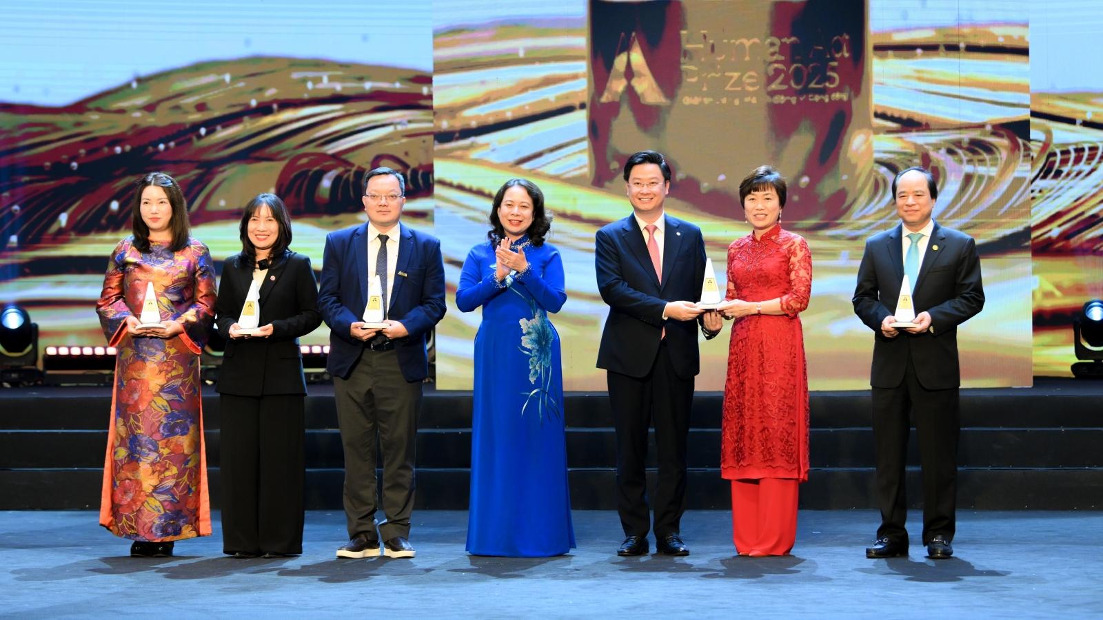 Viettel tiếp tục gặt hái giải thưởng với dự án Internet trường học