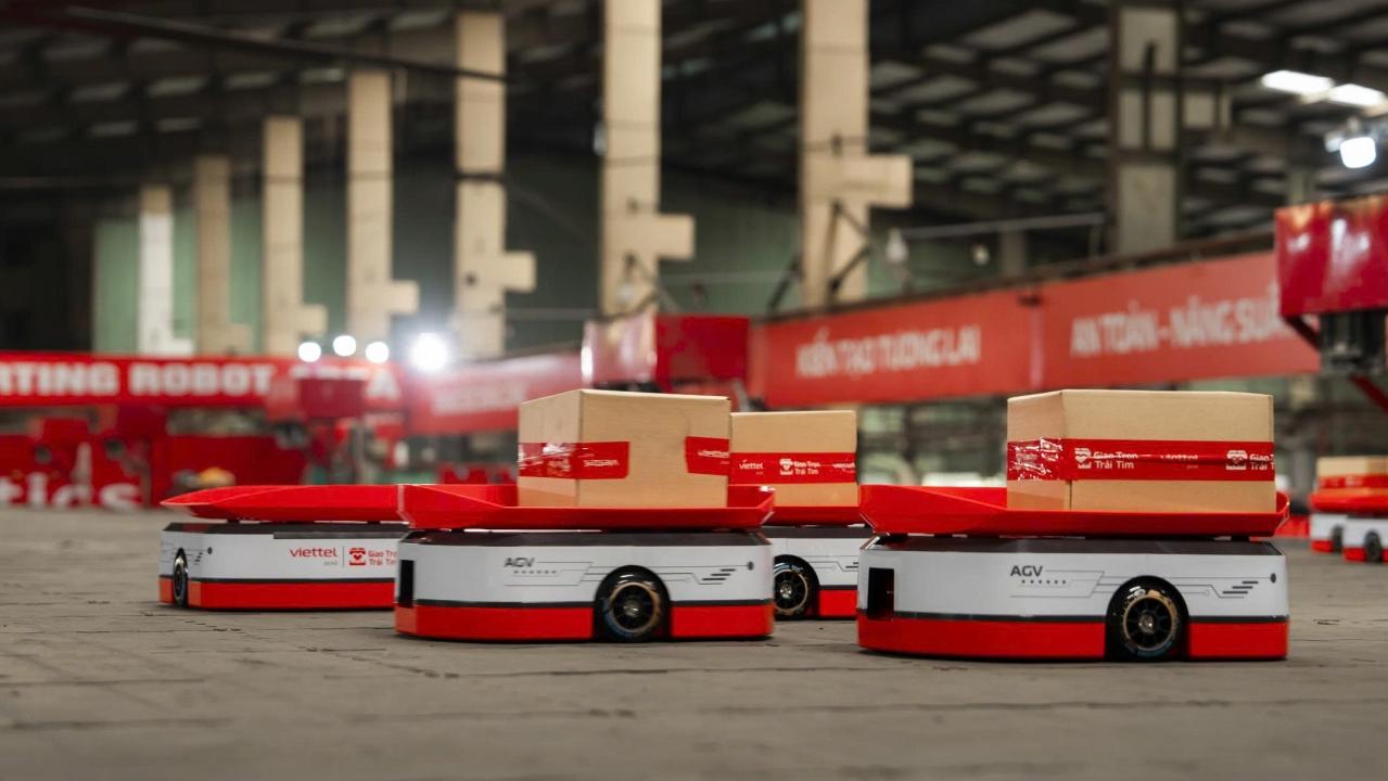 Tổ hợp robot của Viettel Post ghi dấu tại giải thưởng chuyển đổi số Việt Nam