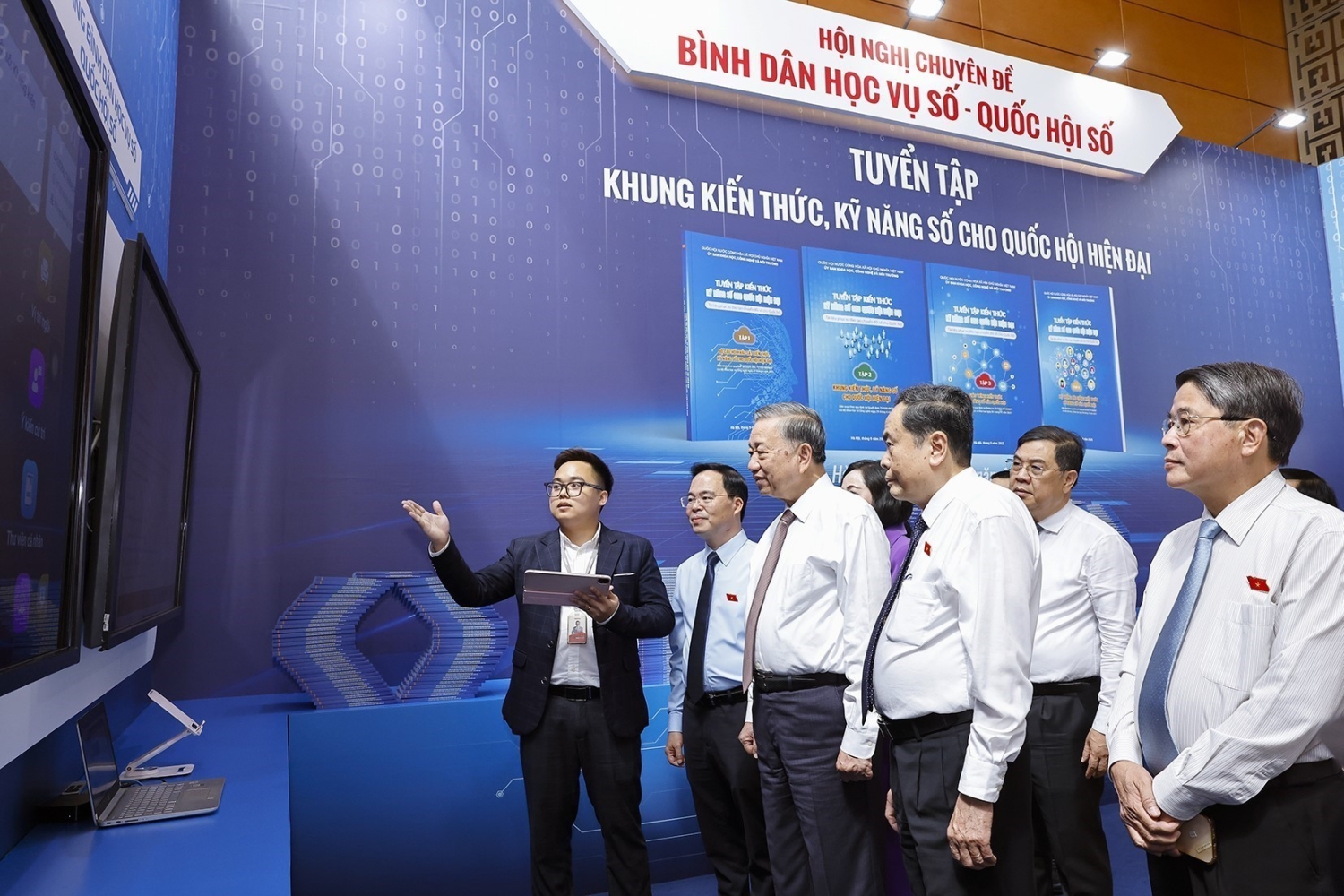 resize_detail_content_image_vna-potal-tong-bi-thu-to-lam-du-hoi-nghi-chuyen-de-binh-dan-hoc-vu-so-quoc-hoi-so-827324813-23-56-53.jpg