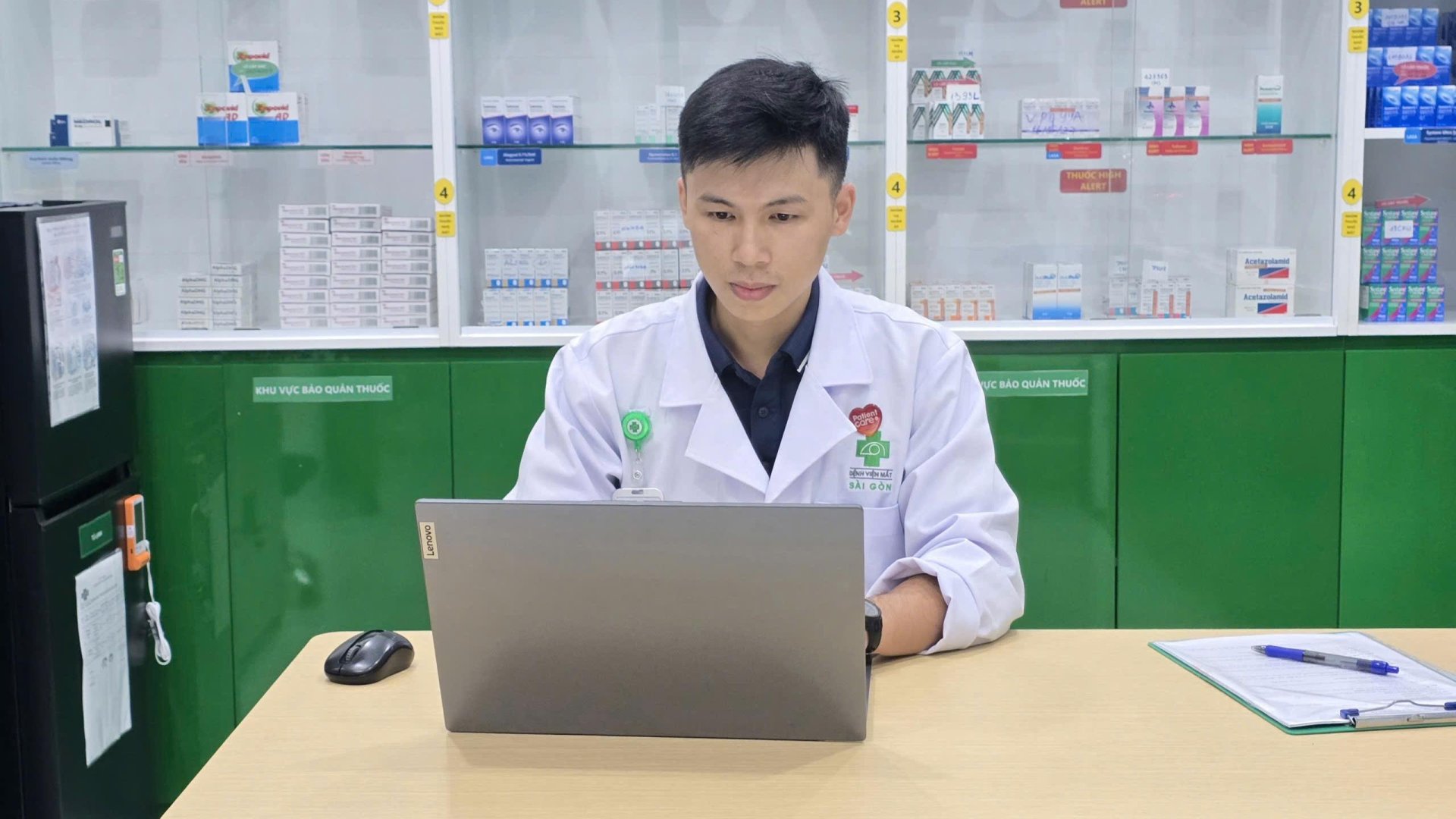 Cậu bé mang trong mình trái tim 'lỗi nhịp' trở thành trưởng khoa dược