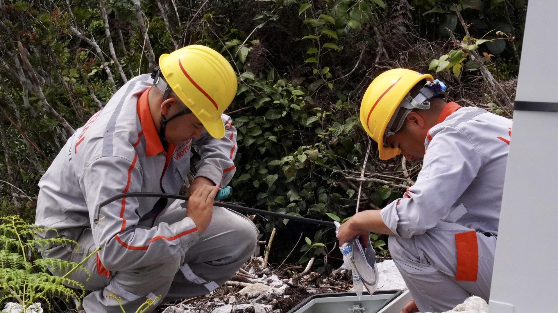 'Thương nhất anh em Viettel từ tỉnh khác đến để cùng xóa lõm sóng'