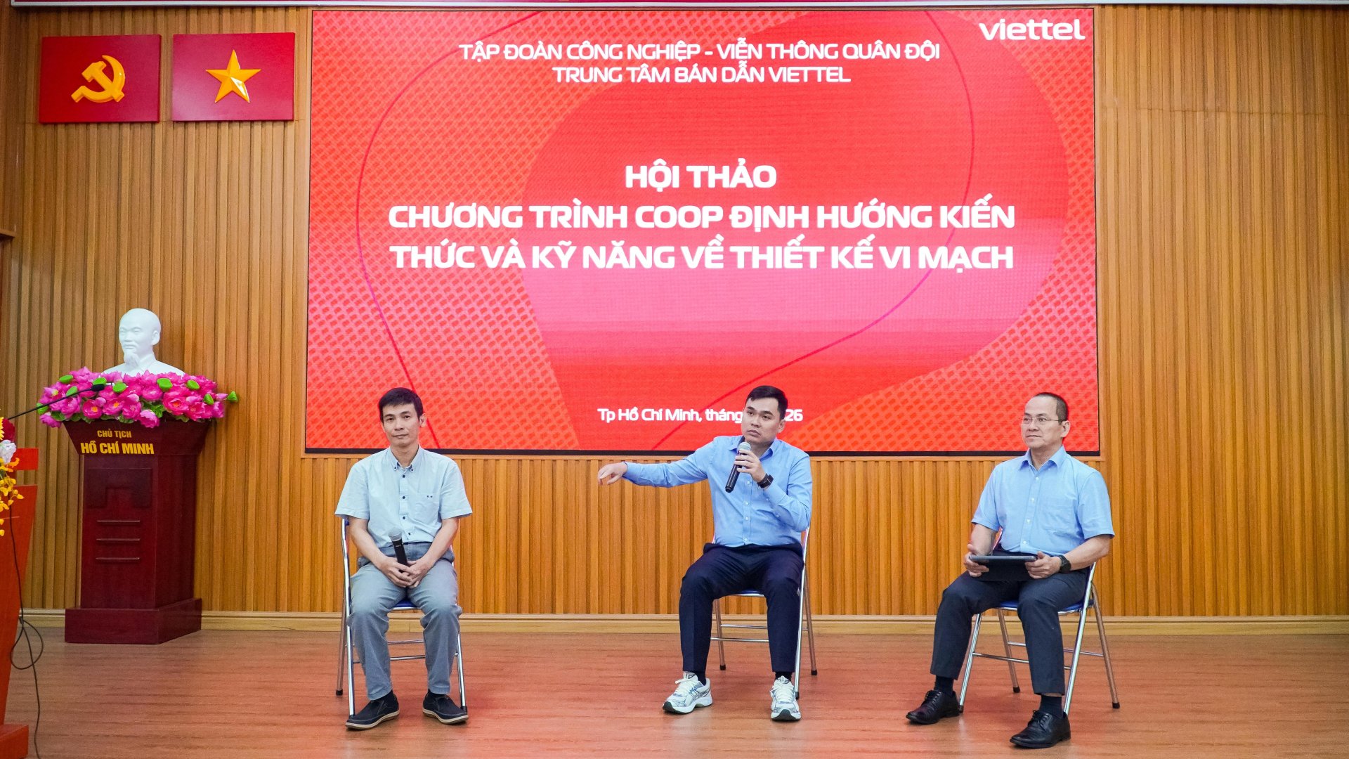 Sinh viên ĐHQG TP.HCM tiếp cận nghề thiết kế vi mạch cùng Viettel