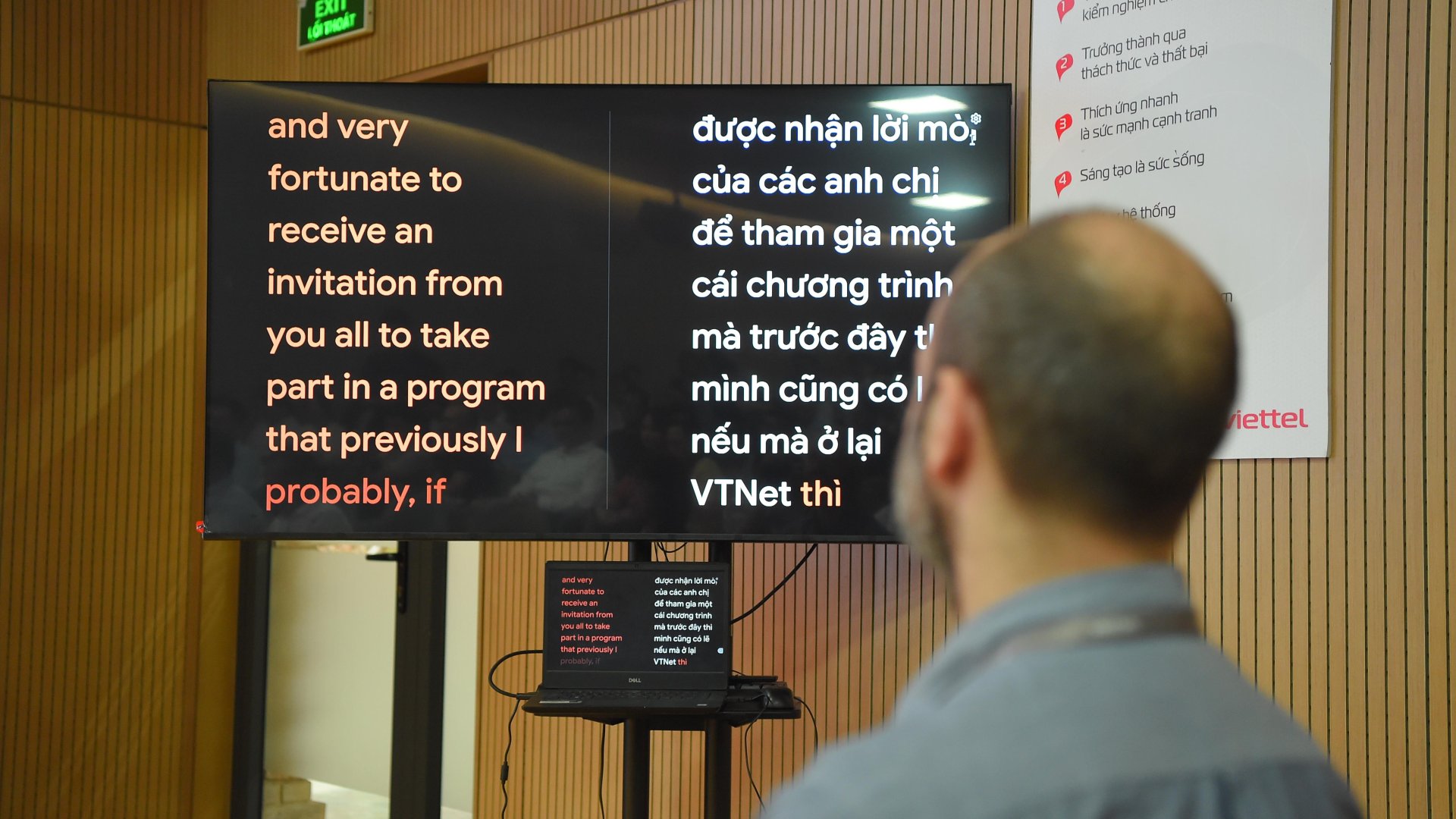 Học viện Viettel ứng dụng AI phiên dịch song ngữ tại hội thảo
