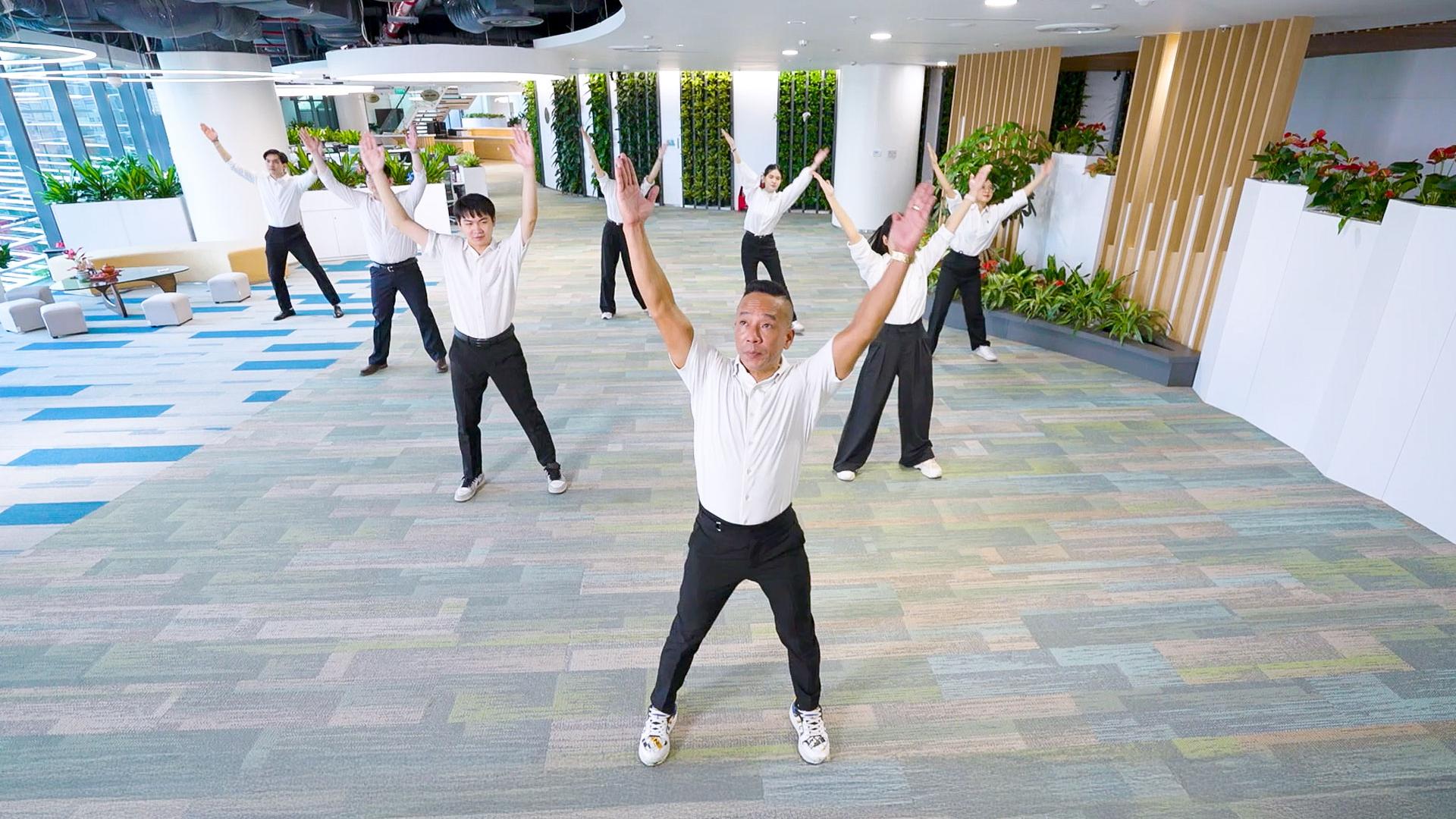 Những bài tập thể dục giữa giờ dễ áp dụng nhất cho người Viettel