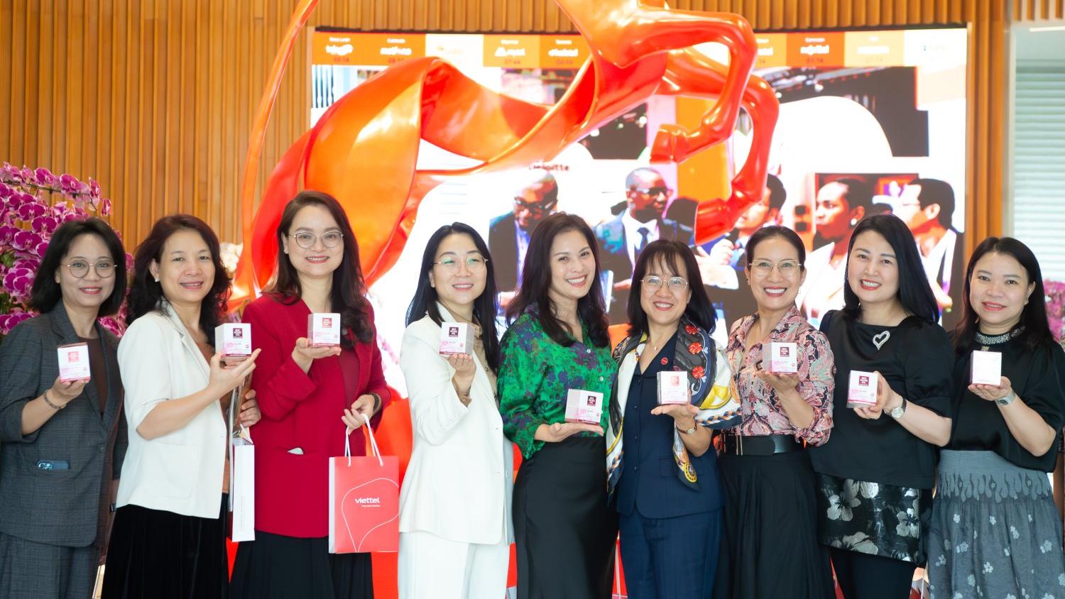 Chủ tịch Tập đoàn: 'Phụ nữ Viettel luôn hoàn thành tốt mọi vai trò'