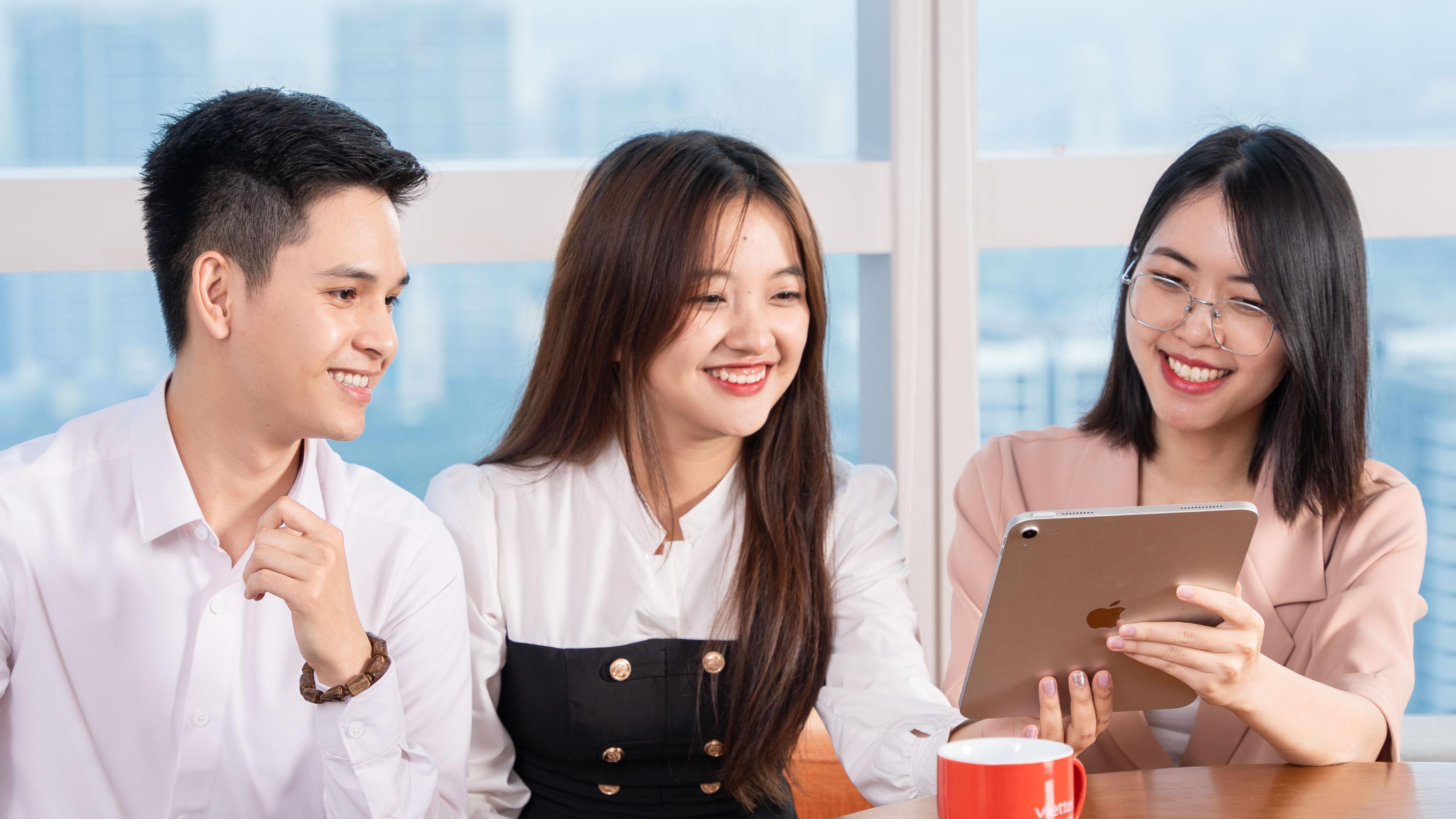 Tập đoàn tăng tiền ăn ca, hỗ trợ xa nhà sau sáp nhập cho CBNV công ty mẹ