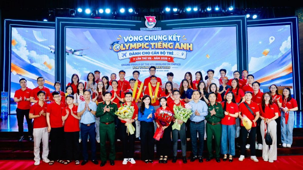 'Đắm mình' trong tiếng Anh - bí quyết của cán bộ Đoàn giành Quán quân Olympic