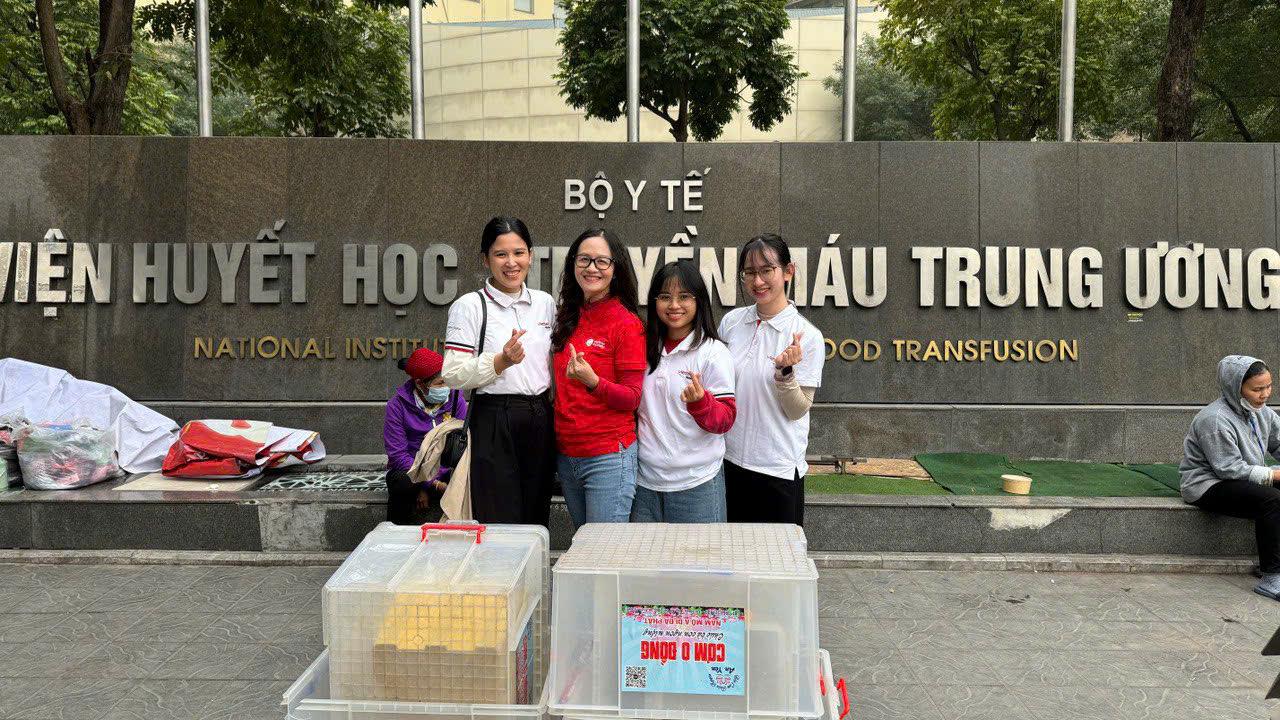 VDS trao yêu thương, mang Tết vẹn toàn đến bệnh nhân ung thư