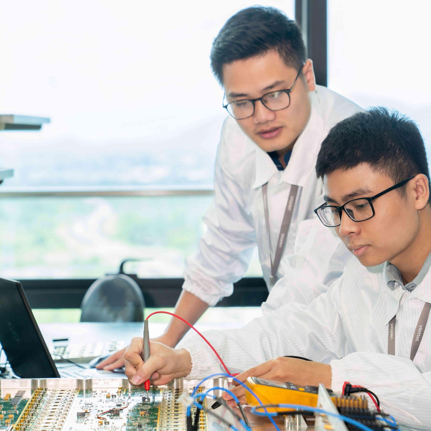 Học bổng VES 2026 đồng hành xuyên suốt, giúp CBNV yên tâm học tập