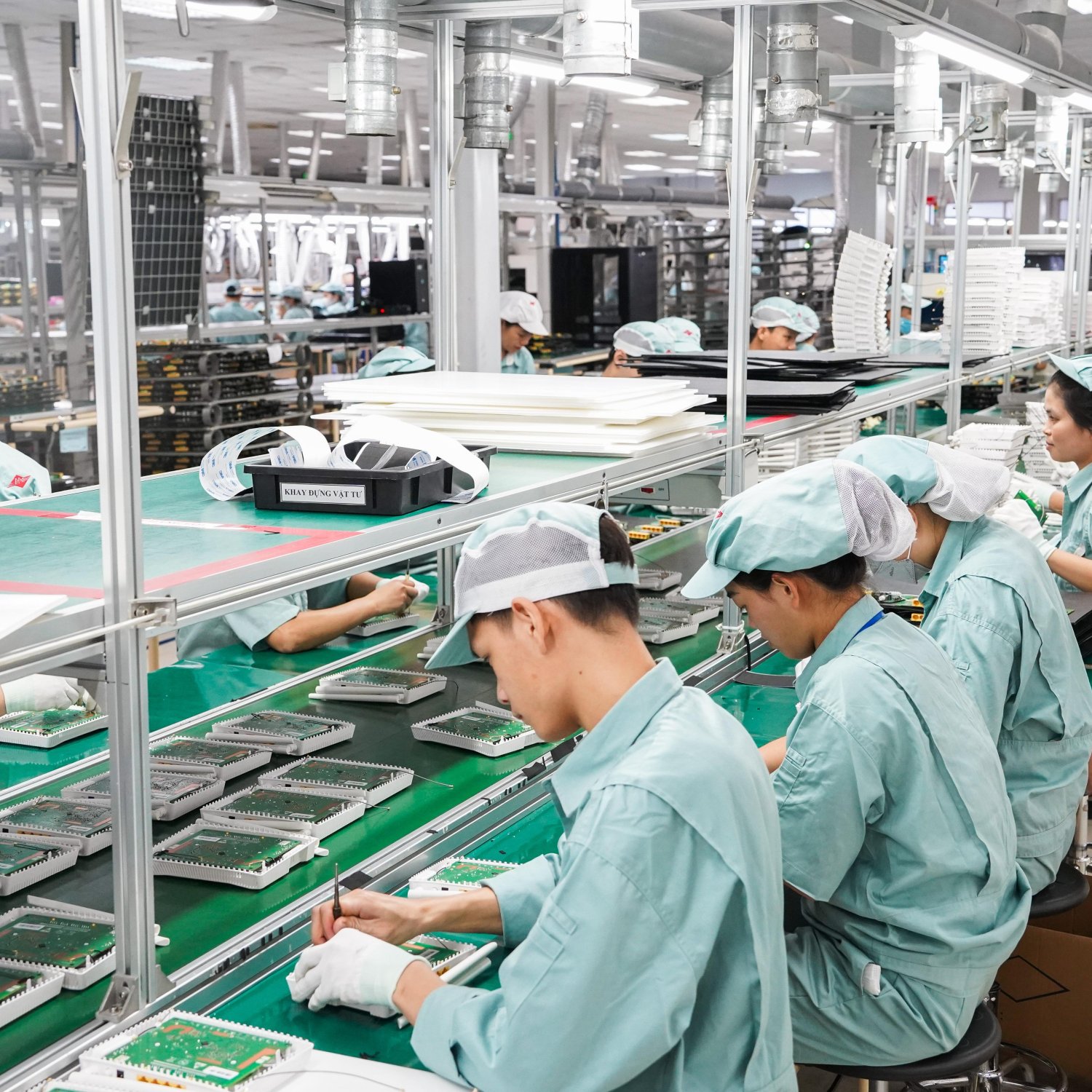 Từ hạt bụi giấy đến cách làm mới trên dây chuyền