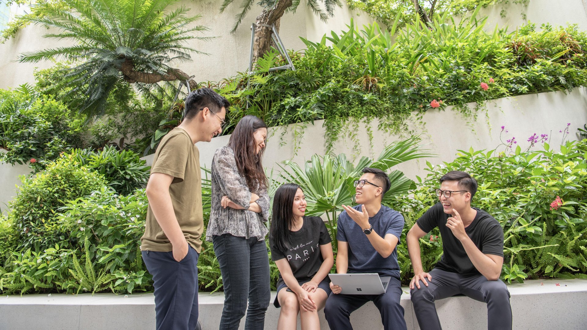 Chinh phục ‘Ô chữ Pháp luật’ mở kho quà khủng