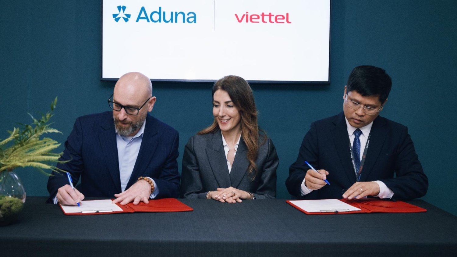 Viettel Solutions và Aduna hợp tác phát triển Network API tại MWC 2026