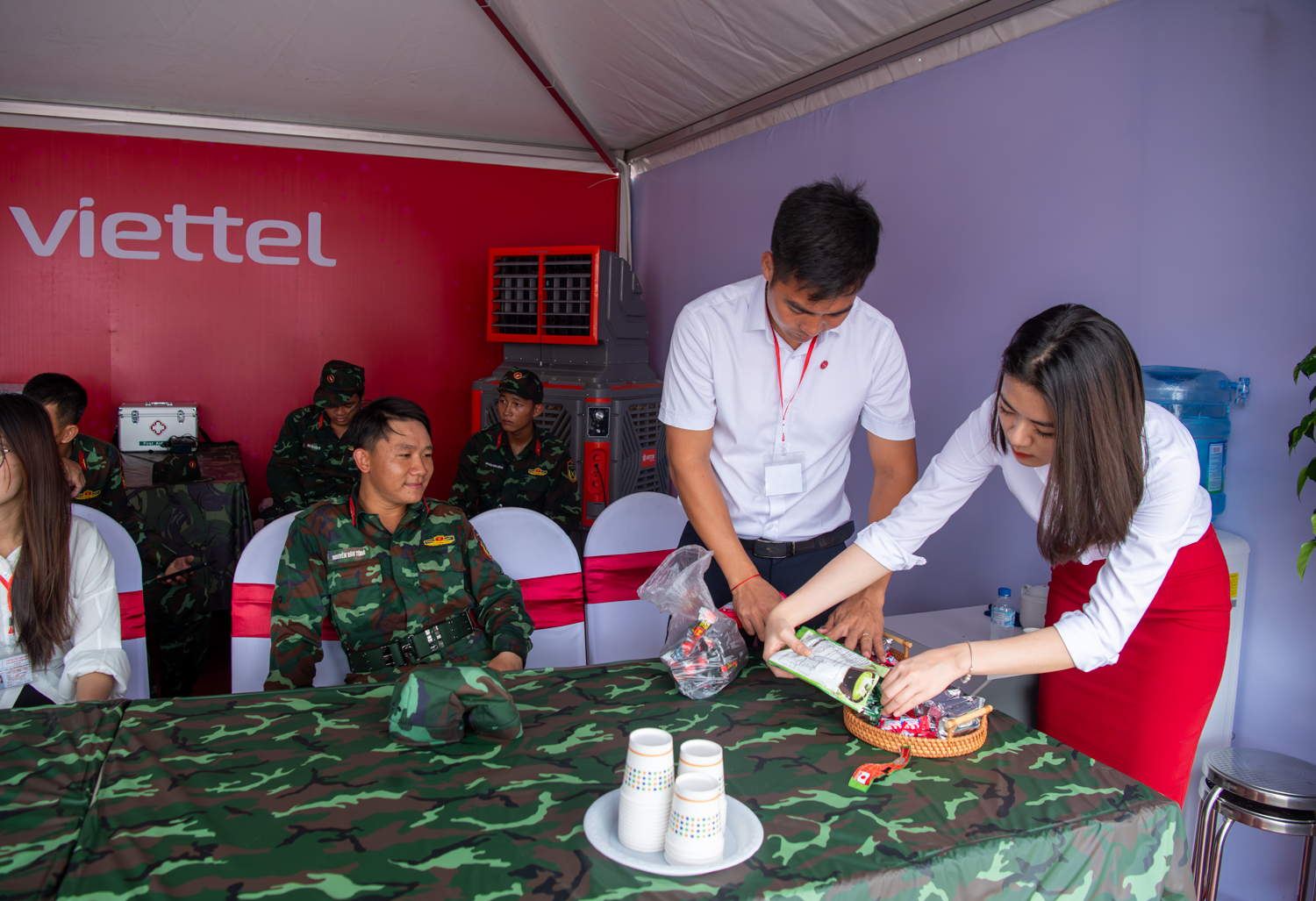 20250912 Bo truong BQP Phan Van Giang tham trien lam A80-40