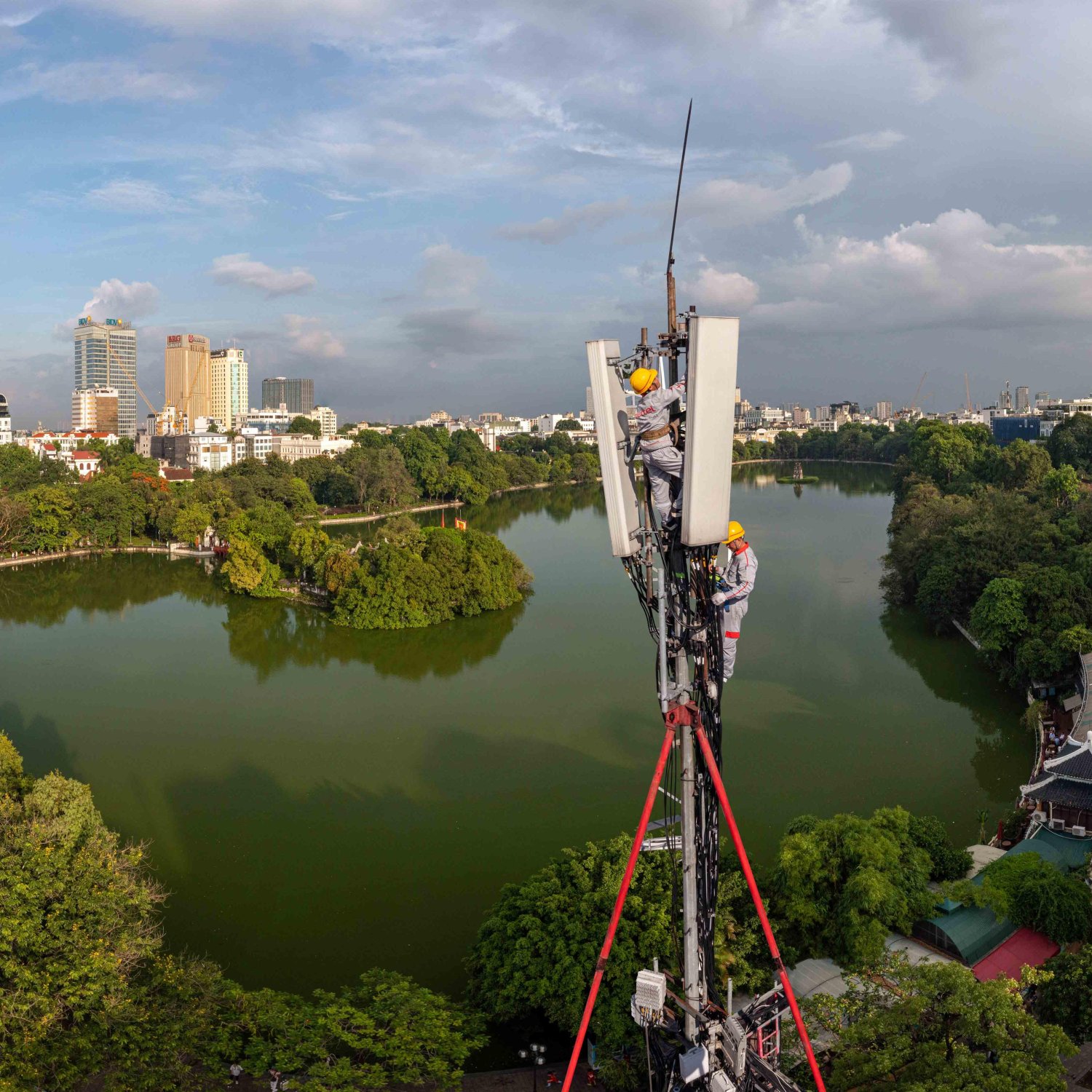 Giám đốc Viettel Hà Nội: ‘Kỹ thuật hóa kinh doanh’ để kiến tạo Thủ đô số