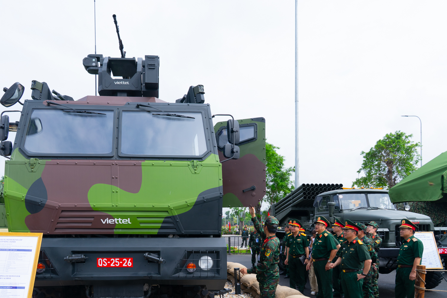 20250827 Trien lam A80-17